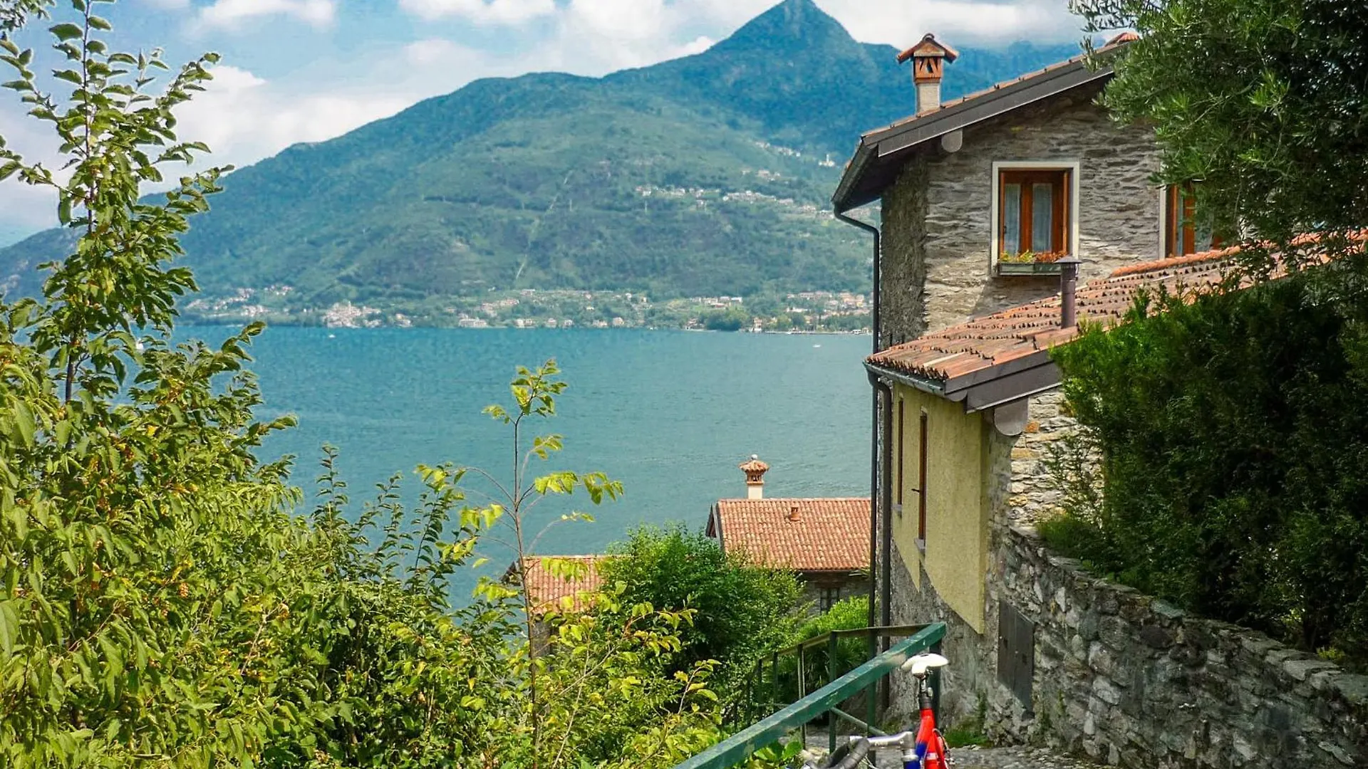 Apartment Simone-Ferienwohnung Nahe Menaggio San Siro  Italy
